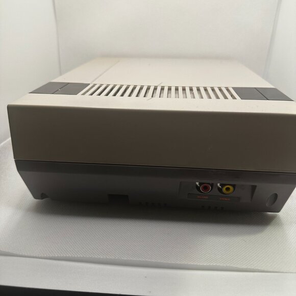 Original Nintendo NES Console-one controller NEW 72 pin installed VG - Picture 5 of 7